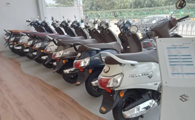 Suzuki-Scooter-Showroom-Alambagh